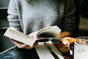 小説家になるには