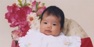 お宮参りの赤ちゃん