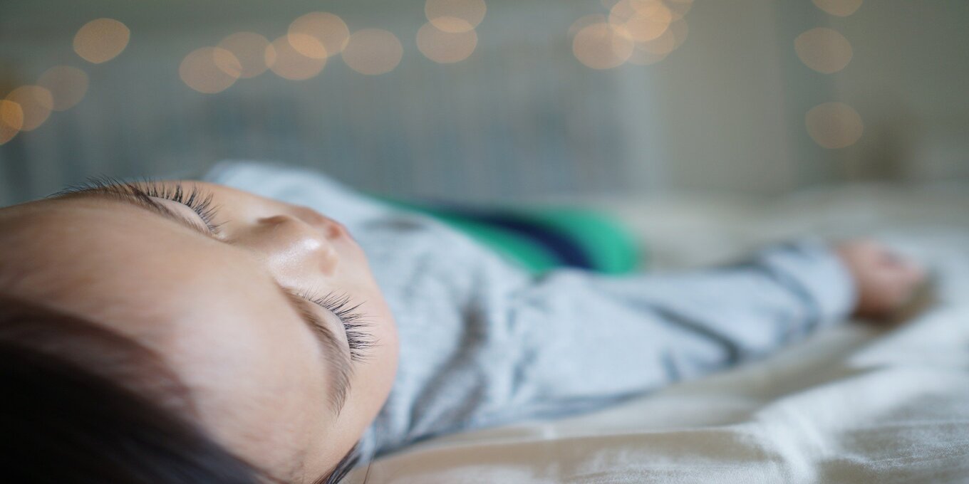 「寝言泣き」って何？赤ちゃんの夢とも関係があるって本当？という記事中のイメージ画像です。