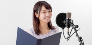 声優の女性