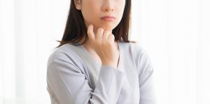表情筋を気にする女性