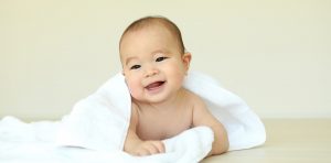 笑顔の赤ちゃん