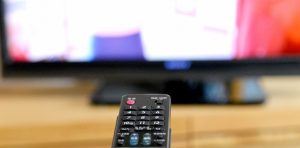 テレビとリモコン