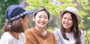 笑顔の女性たち
