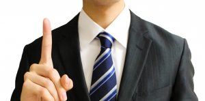 スーツの男性